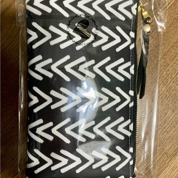 Love Mich wristlet - Picture 3 of 5